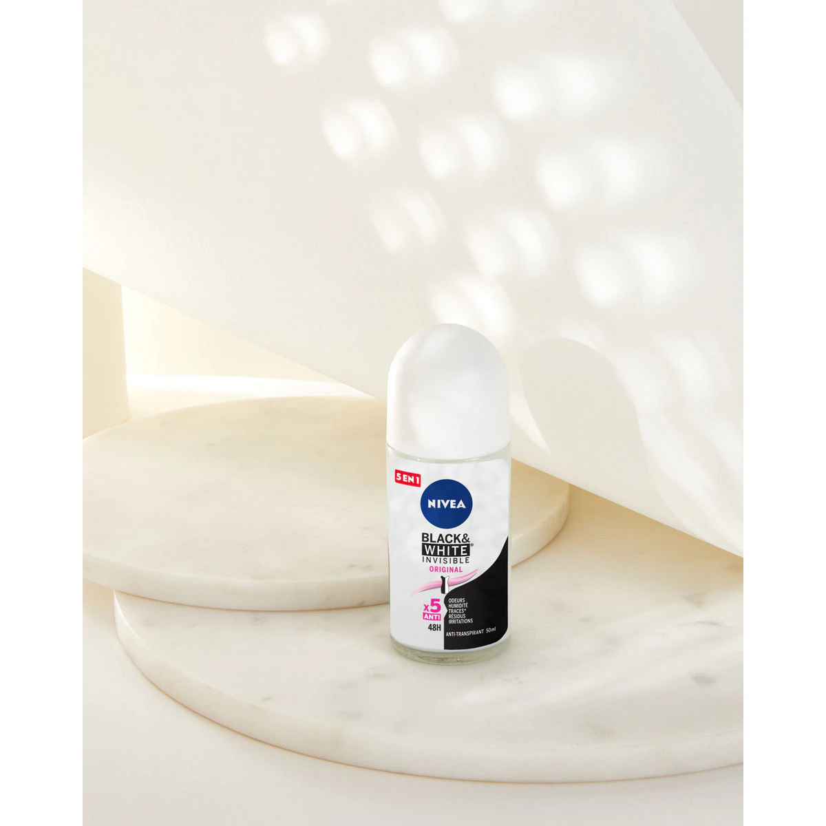 Desodorante Roll-On Black & White Invisible Nivea 50Ml