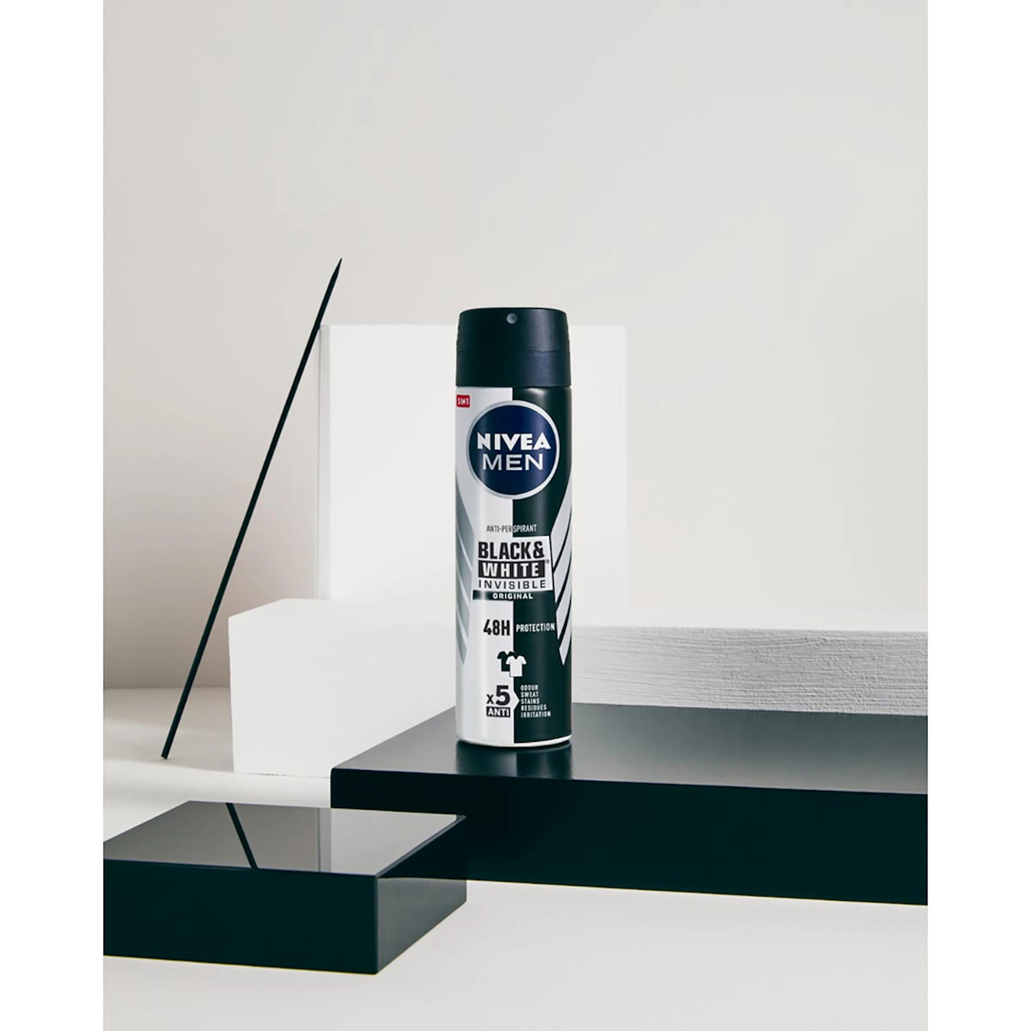 Desodorante Spray Black & White Invisible Nivea Men 200Ml