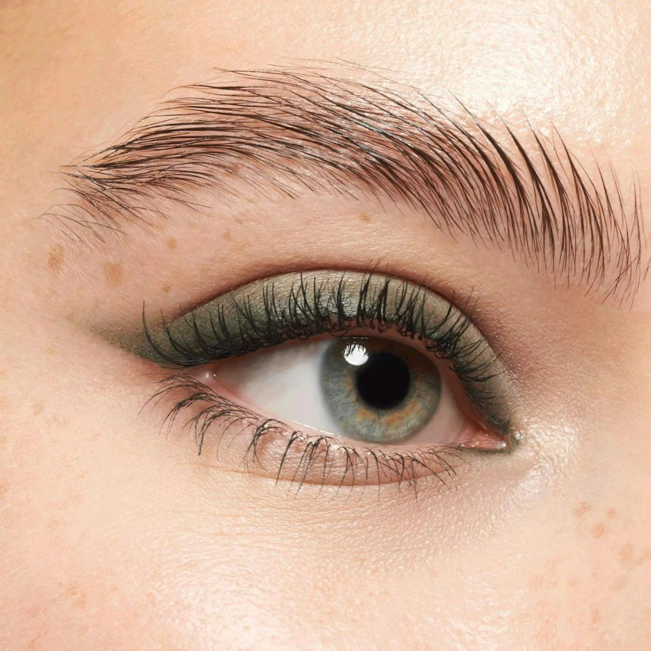 Lápiz De Ojos Kajal Essence
