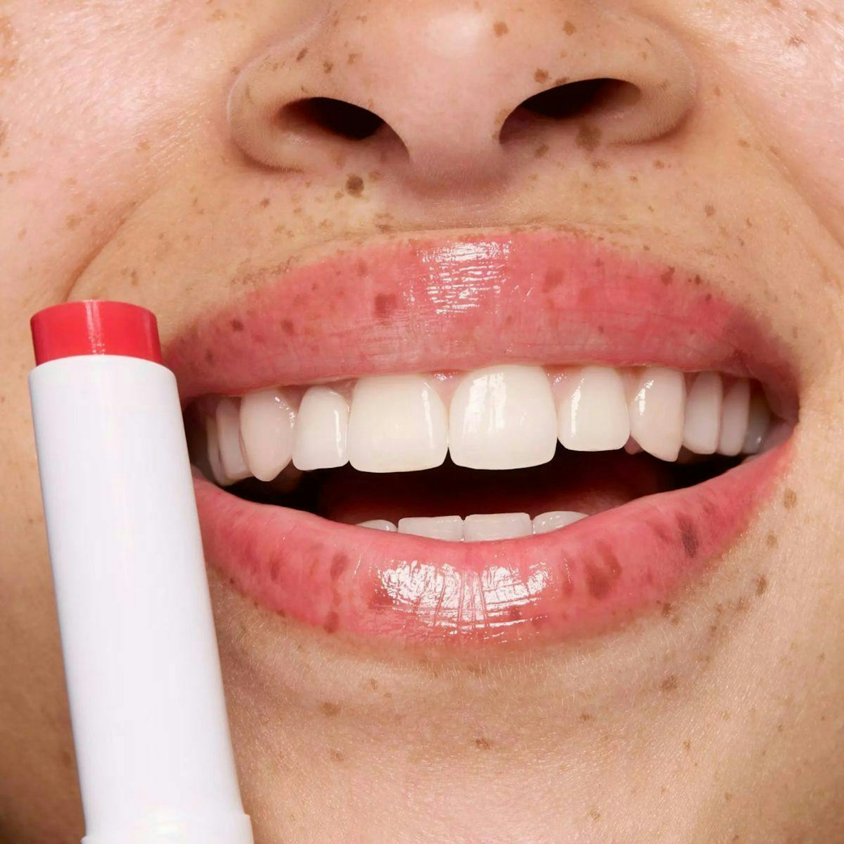 Bálsamo De Labios Juicy Bomb Essence